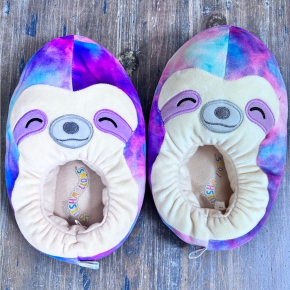 Squishmallows Purple and Cream Kids Slippers Size 6-7 - Picture 1 of 8